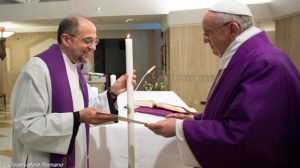 Ojciec Święty z generałem karmelitów bosych o. Saverio Cannistrà - OSS_ROM