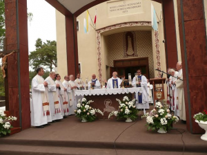 ŻYCIE KONSEKROWANE - HISTORIA I TERAŹNIEJSZOŚĆ
